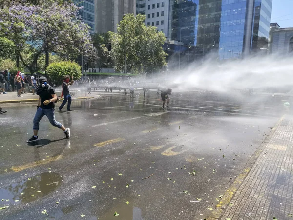 Santiago Chile Chile 2019 Tüntetők Plaza Italia Téren Zavargások Idején — Stock Fotó