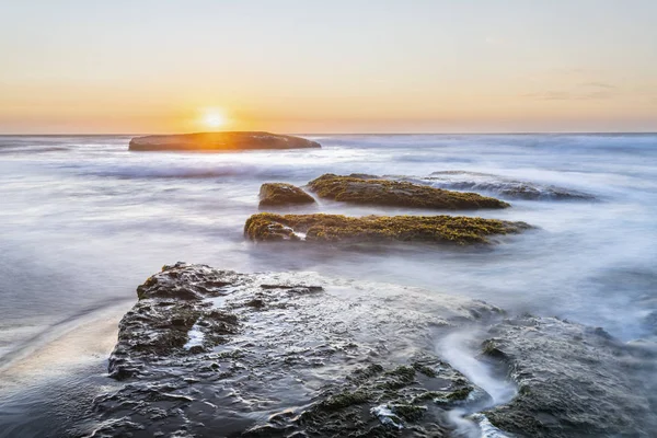 Soleil Couche Sous Horizon Eau Milieu Océan Pacifique Faisant Paysage — Photo