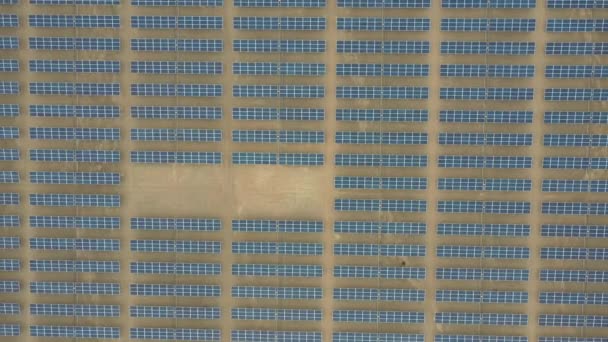 Des Images Aériennes Centaines Modules Panneaux Solaires Rangent Long Des — Video