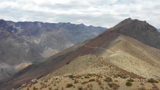 Съемки Воздуха Летающие Вокруг Valle Cuenca Alta Del Limari Пустыне — стоковое видео