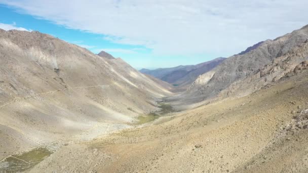 空中录像 在阿塔卡马沙漠的Valle Cuenca Alta Del Limari周围飞行 — 图库视频影像