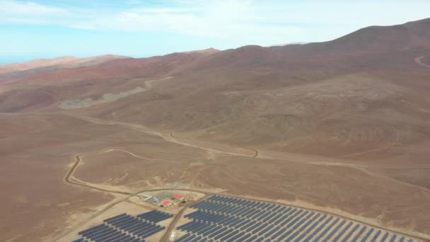 Imágenes Aéreas Cientos Módulos Energía Solar Filas Paneles Largo Las — Vídeos de Stock