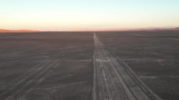 Atacama Çölü Nün Hava Ham Görüntüsü Gün Batımında Engebeli Volkanik — Stok video