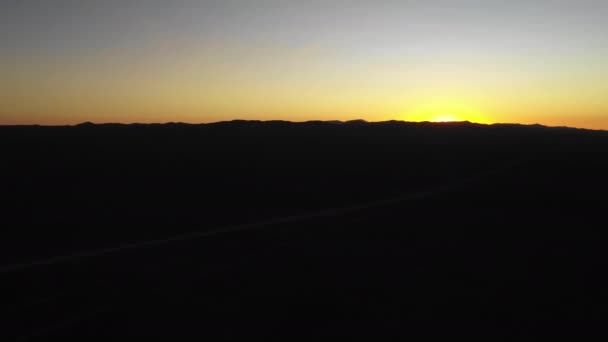 Atacama Çölü Nün Hava Ham Görüntüsü Gün Batımında Engebeli Volkanik — Stok video
