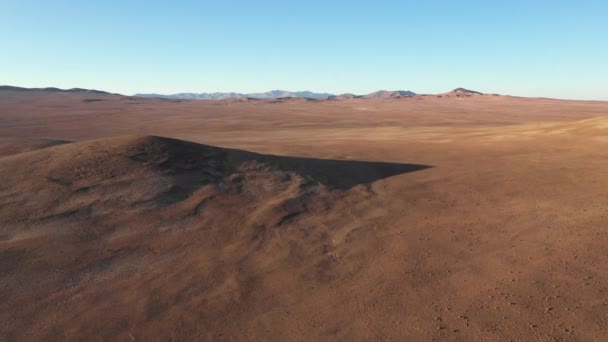 Citra Mentah Udara Gurun Atacama Pemandangan Gunung Berapi Yang Luar — Stok Video