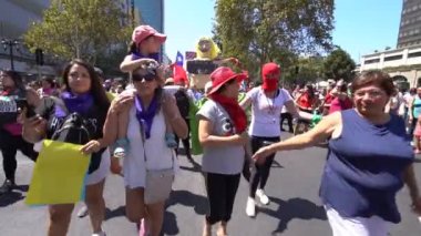 Santiago de Chile City 'de Kadınlar Günü gösterisi: Santiago Ülke: Şili 8 Mart 2019