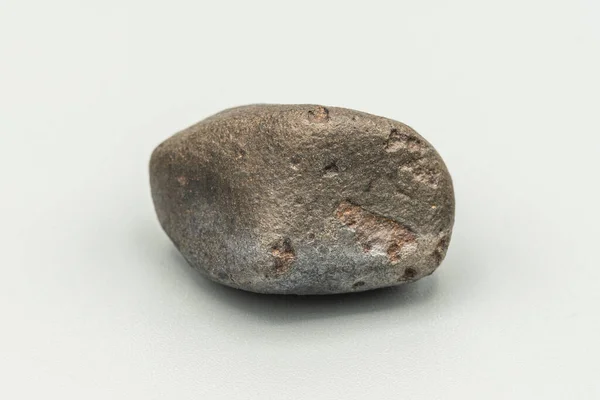 Close Zicht Stuk Meteoriet Geïsoleerd Witte Achtergrond — Stockfoto