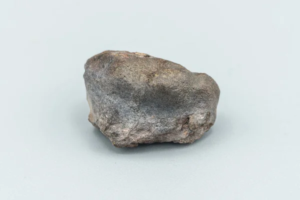 Primo Piano Vista Pezzo Meteorite Isolato Sfondo Bianco — Foto Stock