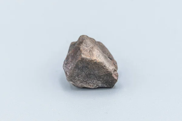 Vista Close Pedaço Meteorito Isolado Sobre Fundo Branco — Fotografia de Stock