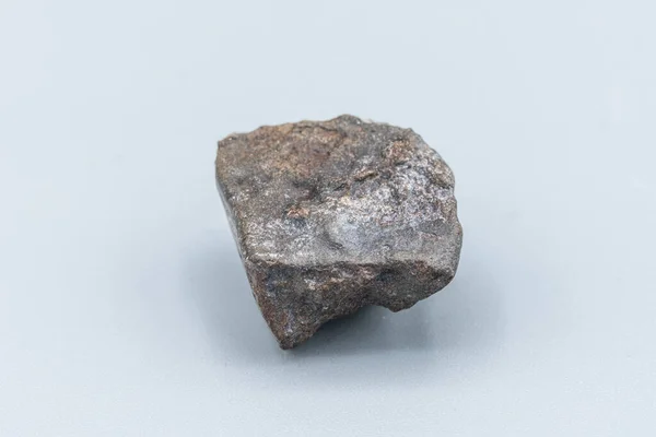 Κοντινή Προβολή Κομμάτι Μετεωρίτη Απομονωμένο Λευκό Φόντο — Φωτογραφία Αρχείου