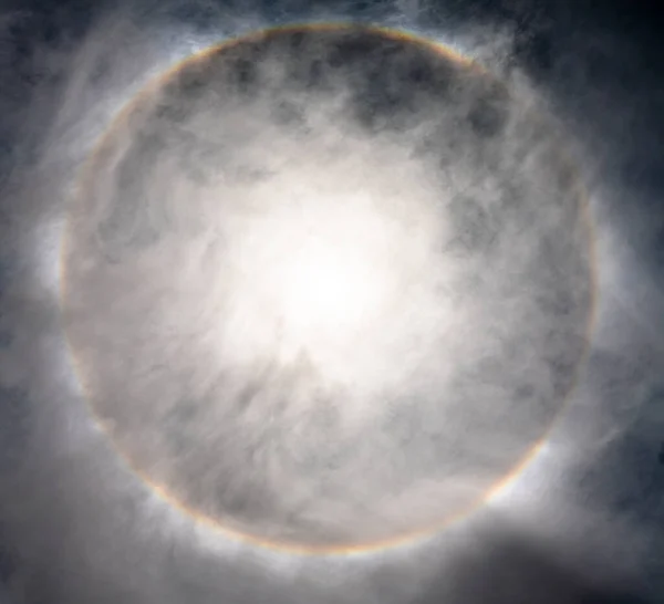 Soleil Avec Halo Étonnant Autour Soleil Créé Par Réfraction Lumière — Photo