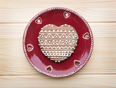 Zencefilli kurabiye bir plaka üzerinde