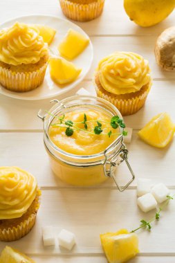 Narenciye lor ile limon cupcakes hazırlama 