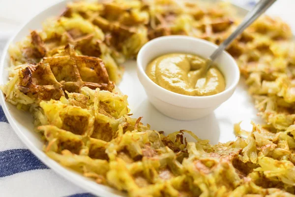 Ev yapımı patates waffle hardallı 