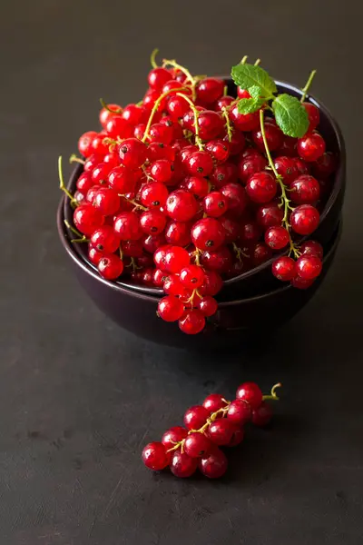 Fresh ripe red currants — Stock Photo, Image