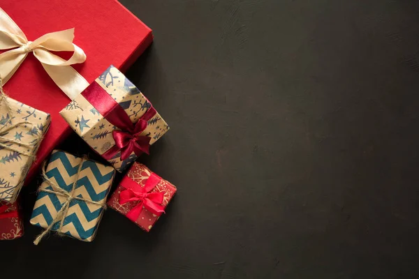 クリスマス プレゼント ボックスの背景。平面図です。フラットを置く — ストック写真