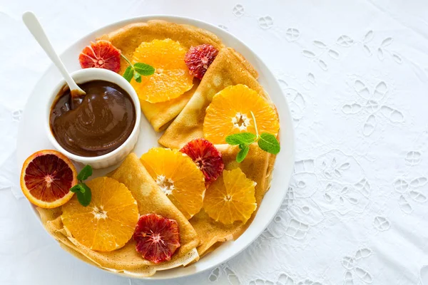 Panqueques Franceses Crepe Suzette Con Caramelo Naranjas Arándanos Almendras Avellanas — Foto de Stock