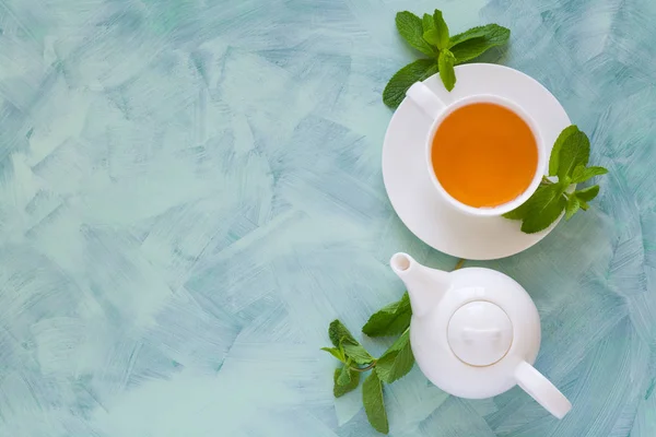 Teekonzept Teekanne Und Tasse Mit Grünem Kräutertee Dekoriert Minzblätter Auf — Stockfoto