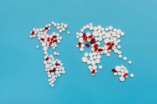 Covid Weltkartenform Aus Weißen Pillen Mit Roten Pillen Als Vom — Stockfoto