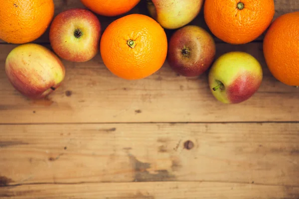 Frutta Arance Mele Sullo Sfondo Legno Posa Piatta — Foto Stock