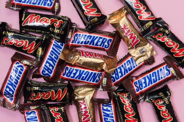 April 2020 Moskau Snickers Mars Und Twix Schokoriegel — Stockfoto