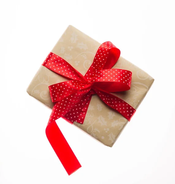 Caja de regalo con cinta en blanco — Foto de Stock