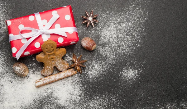 Выпечка рождественских печенек — стоковое фото
