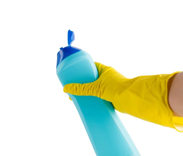 Fles met huishoudelijke chemicaliën in een vrouwelijke hand geïsoleerd op witte achtergrond — Stockfoto