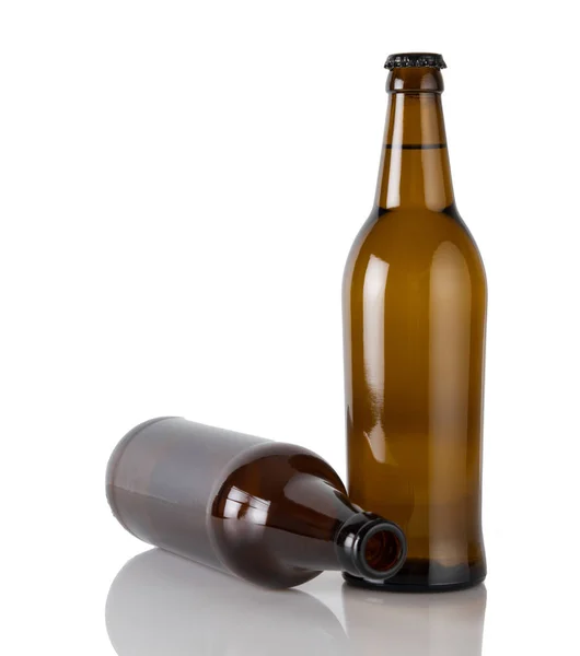 背景为白色的啤酒瓶 — 图库照片