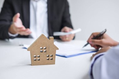 Emlakçı broker agre imzalanmasından sonra istemciden para almak