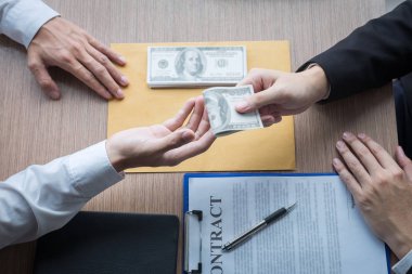 Yasadışı para dürüst hile, İşadamı rüşvet mo veren
