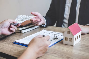 Emlakçı broker agre imzalanmasından sonra istemciden para almak