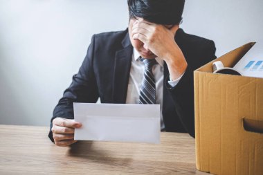 Stresli işadamı istifasını vermeye hazırlanacak.