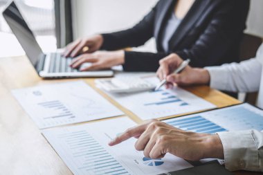 Profesyonel Yönetici iş ekibi toplantı üzerinde beyin fırtınası