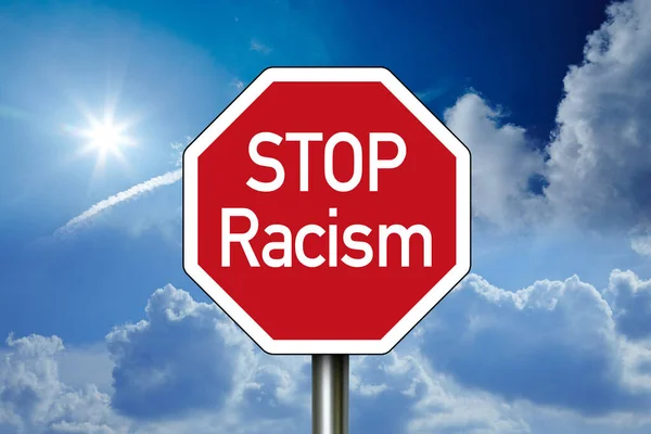 Straßenschild Mit Stop Rassismus Mit Blauem Himmel Hintergrund — Stockfoto