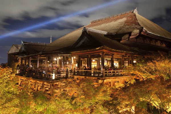 Dřevo pavilian v chrámu Kiyomizu — Stock fotografie