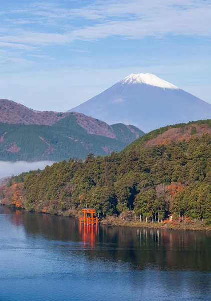 Hermoso lago Ashi —  Fotos de Stock