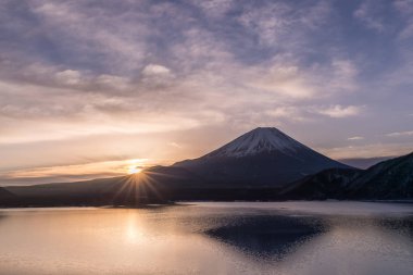 Lake Motosu Yamanashi ili içinde