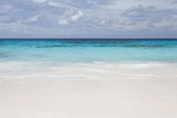 Beyaz plaj kum — Stok fotoğraf