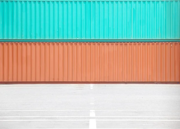 Multicolor de pilha de contêiner de carga — Fotografia de Stock