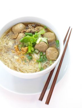 Et topları şehriye çorbası