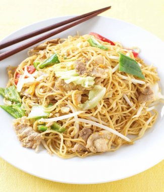 Ev yapımı kızarmış yumurta şehriye