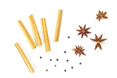 çeşitli bitki ve baharatlı 