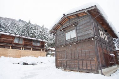 Kar ile Shirakawago Köyü