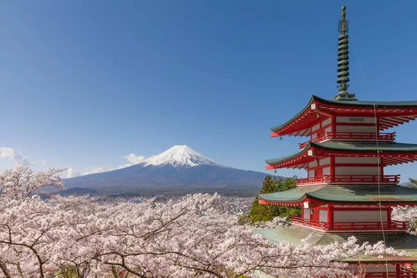 Mountain Fuji and red pagoda — Stock Photo, Image