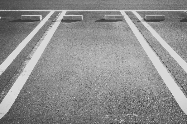 Espaço vazio no estacionamento do carro — Fotografia de Stock