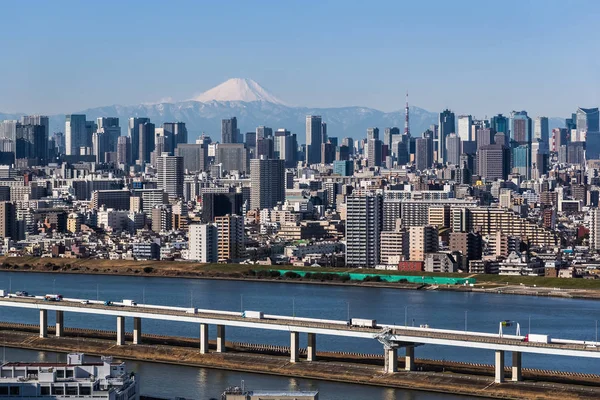 Tokyo downtown byggnader och Tokyo tower — Stockfoto