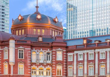 Tokyo tren istasyonu iş bölgesinde