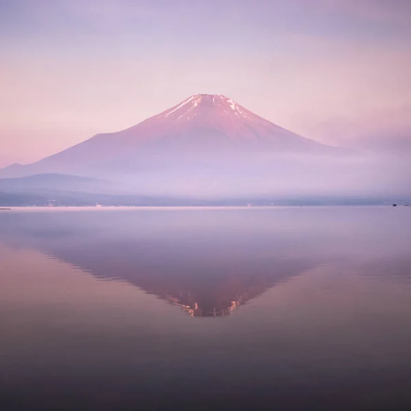 Mountain Fuji with Lake Yamanakako — Stock Photo, Image