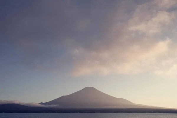 Góra Fuji z piękny zachód słońca niebo — Zdjęcie stockowe